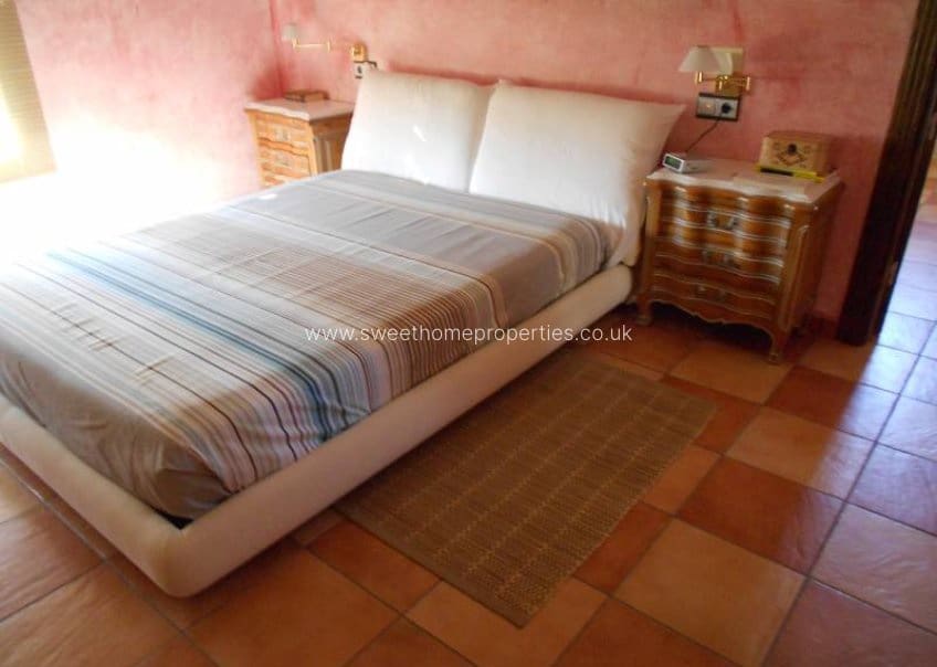 Finca/Casa Rural de 8 habitaciones en La Romana en venta con piscina garaje - 800.000 € (Ref: 9571724)