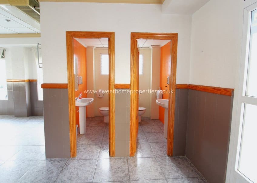 5 soveværelse Erhverv til salg i Jacarilla med garage - € 499.000 (Ref: 9571727)