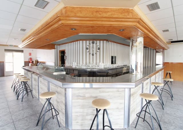 5 soveværelse Erhverv til salg i Jacarilla med garage - € 499.000 (Ref: 9571727)