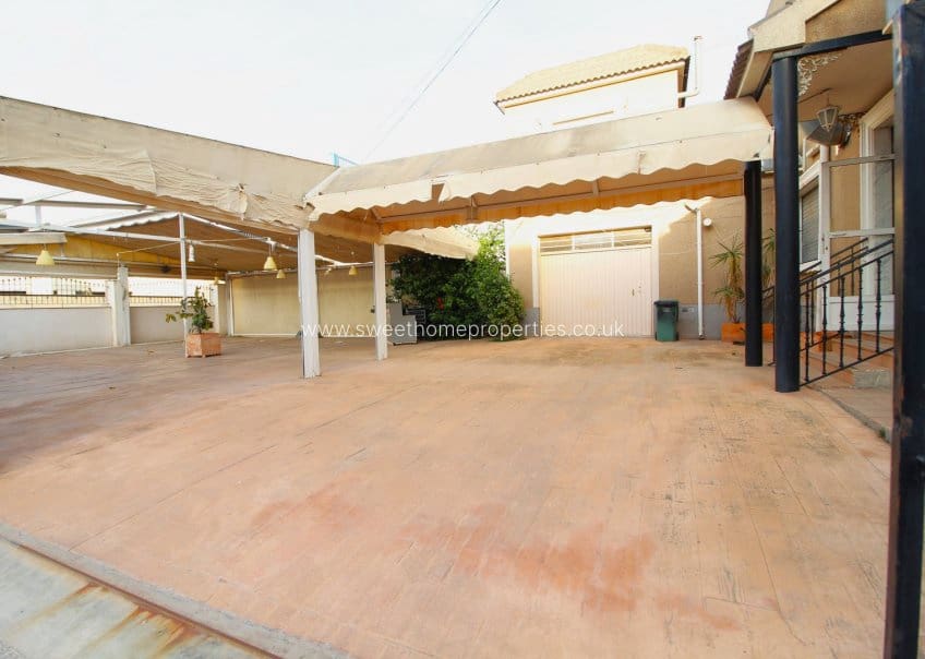 5 soveværelse Erhverv til salg i Jacarilla med garage - € 499.000 (Ref: 9571727)