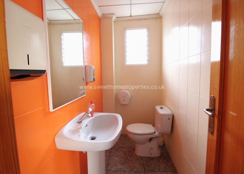 5 soveværelse Erhverv til salg i Jacarilla med garage - € 499.000 (Ref: 9571727)