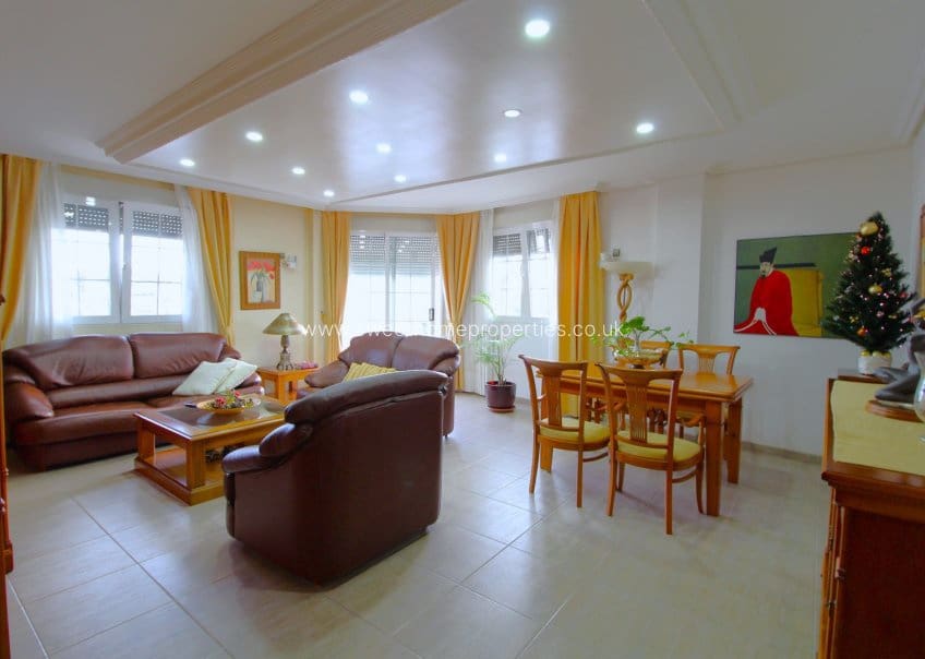 5 soveværelse Erhverv til salg i Jacarilla med garage - € 499.000 (Ref: 9571727)