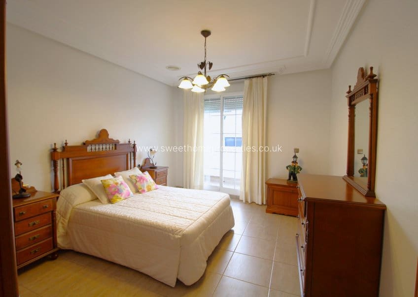 5 soveværelse Erhverv til salg i Jacarilla med garage - € 499.000 (Ref: 9571727)