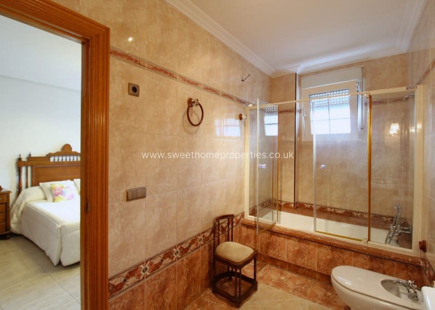 5 soveværelse Erhverv til salg i Jacarilla med garage - € 499.000 (Ref: 9571727)