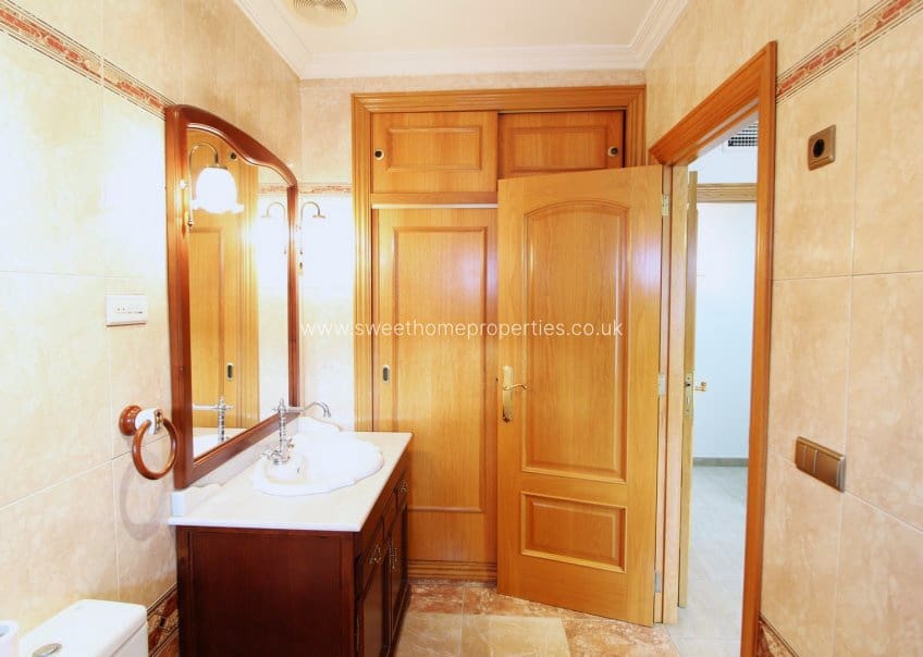 5 soveværelse Erhverv til salg i Jacarilla med garage - € 499.000 (Ref: 9571727)