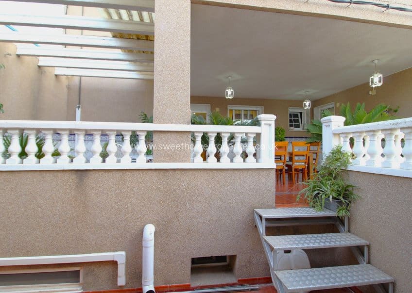 5 soveværelse Erhverv til salg i Jacarilla med garage - € 499.000 (Ref: 9571727)