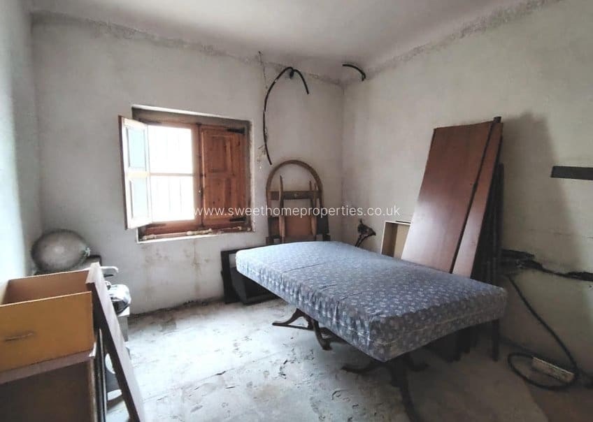 3 makuuhuone Maalaistalo myytävänä paikassa La Romana mukana uima-altaan 
autotalli - 177 000 € (Ref: 9583111)