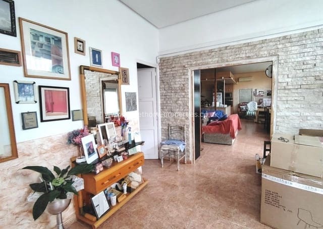 3 makuuhuone Maalaistalo myytävänä paikassa La Romana mukana uima-altaan 
autotalli - 177 000 € (Ref: 9583111)