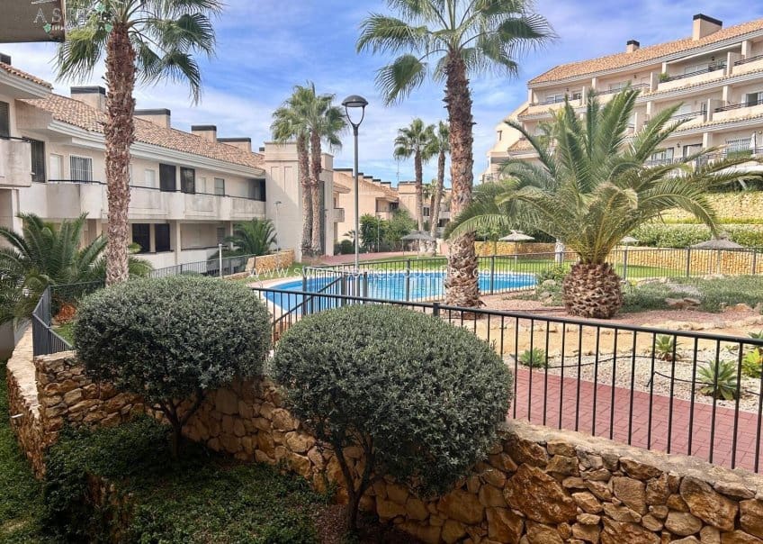 2 soveværelse Lejlighed til salg i Monforte del Cid med swimmingpool - € 215.000 (Ref: 9585106)