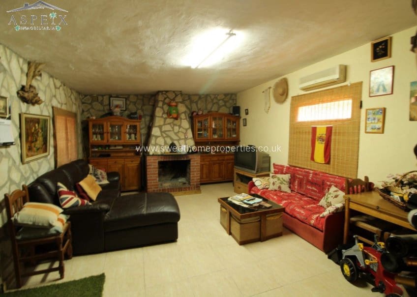 4 makuuhuone Maalaistalo myytävänä paikassa Muchamiel / Mutxamel - 600 000 € (Ref: 9585109)