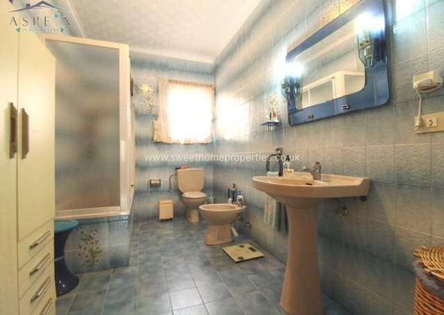 4 makuuhuone Maalaistalo myytävänä paikassa Muchamiel / Mutxamel - 600 000 € (Ref: 9585109)