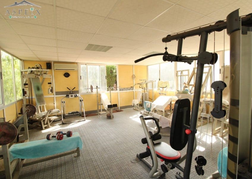 4 makuuhuone Maalaistalo myytävänä paikassa Muchamiel / Mutxamel - 600 000 € (Ref: 9585109)