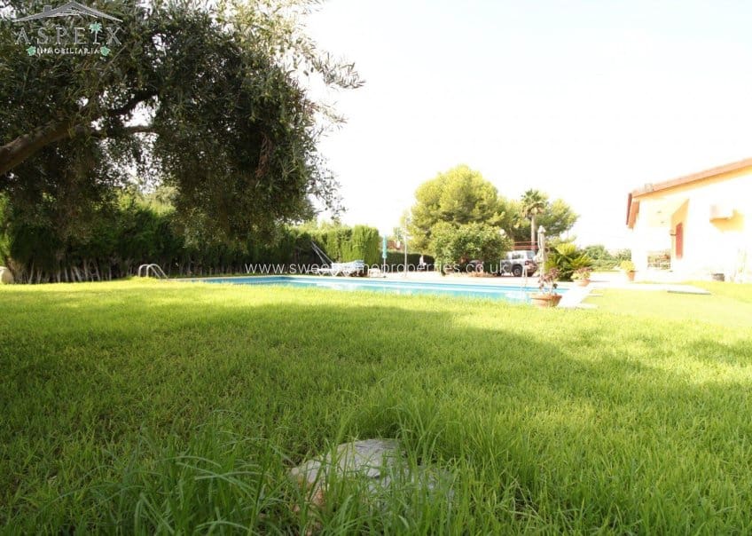 4 makuuhuone Maalaistalo myytävänä paikassa Muchamiel / Mutxamel - 600 000 € (Ref: 9585109)