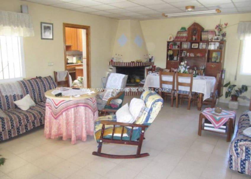 4 bedroom Finca/Country House for sale in Hondon de los Frailes with pool garage - € 180,000 (Ref: 9585110)