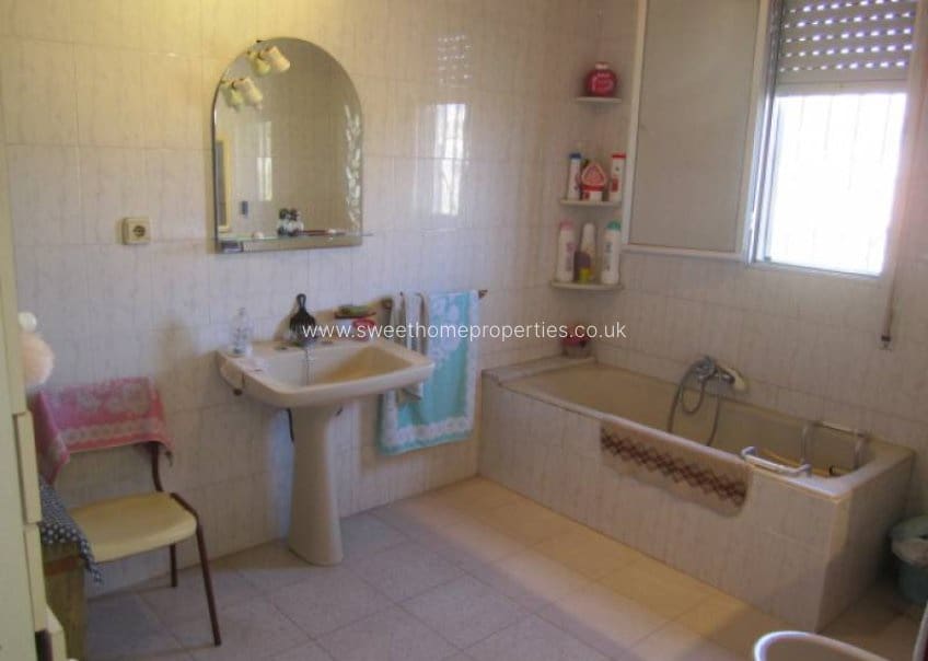 4 bedroom Finca/Country House for sale in Hondon de los Frailes with pool garage - € 180,000 (Ref: 9585110)