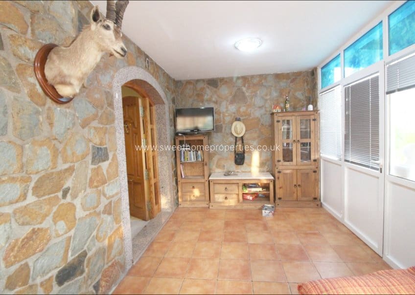 4 makuuhuone Maalaistalo myytävänä paikassa La Romana mukana uima-altaan 
autotalli - 350 000 € (Ref: 9585112)