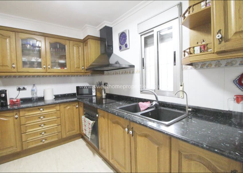 4 makuuhuone Maalaistalo myytävänä paikassa La Romana mukana uima-altaan 
autotalli - 350 000 € (Ref: 9585112)