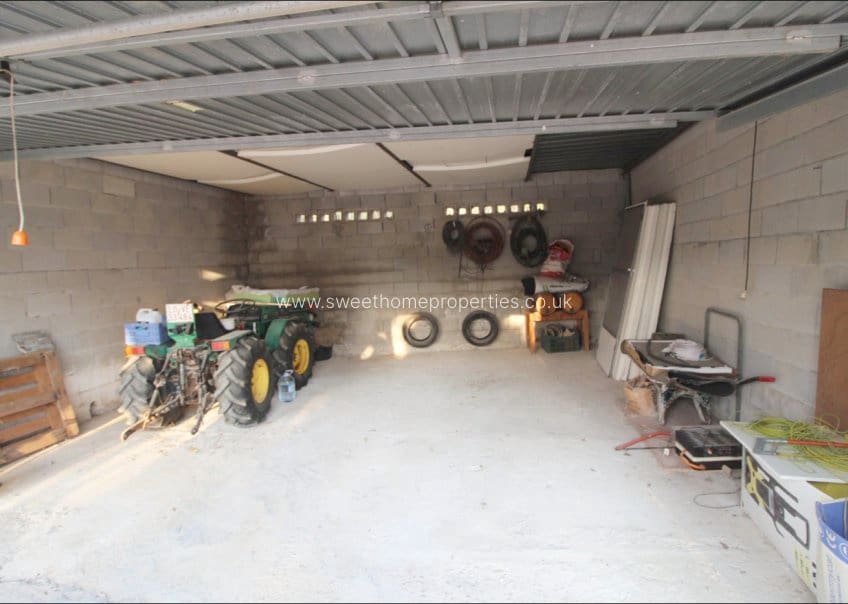 4 makuuhuone Maalaistalo myytävänä paikassa La Romana mukana uima-altaan 
autotalli - 350 000 € (Ref: 9585112)