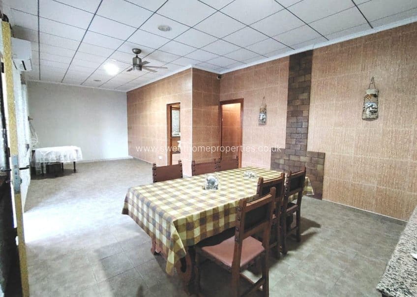 5 makuuhuone Huvila myytävänä paikassa Aspe mukana uima-altaan 
autotalli - 355 000 € (Ref: 9585115)