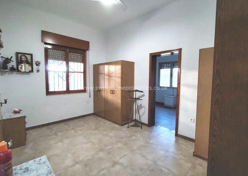 5 makuuhuone Huvila myytävänä paikassa Aspe mukana uima-altaan 
autotalli - 355 000 € (Ref: 9585115)