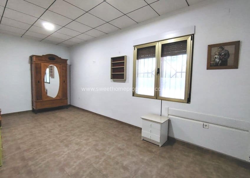 5 makuuhuone Huvila myytävänä paikassa Aspe mukana uima-altaan 
autotalli - 355 000 € (Ref: 9585115)