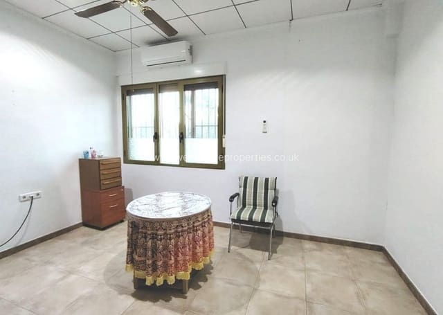 5 makuuhuone Huvila myytävänä paikassa Aspe mukana uima-altaan 
autotalli - 355 000 € (Ref: 9585115)