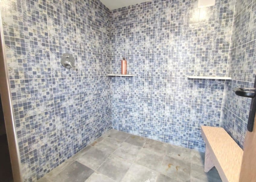 5 makuuhuone Huvila myytävänä paikassa Aspe mukana uima-altaan 
autotalli - 355 000 € (Ref: 9585115)