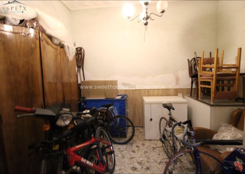 4 soveværelse Finca/Landehus til salg i La Hoya med swimmingpool garage - € 270.000 (Ref: 9585121)