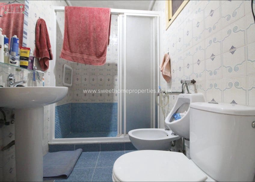 4 soveværelse Finca/Landehus til salg i La Hoya med swimmingpool garage - € 270.000 (Ref: 9585121)