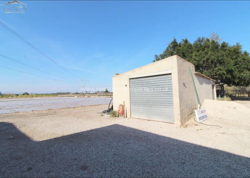 4 soveværelse Finca/Landehus til salg i La Hoya med swimmingpool garage - € 270.000 (Ref: 9585121)