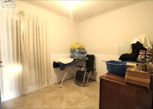 4 soveværelse Finca/Landehus til salg i La Hoya, Elche / Elx med swimmingpool garage - € 270.000 (Ref: 9585121)