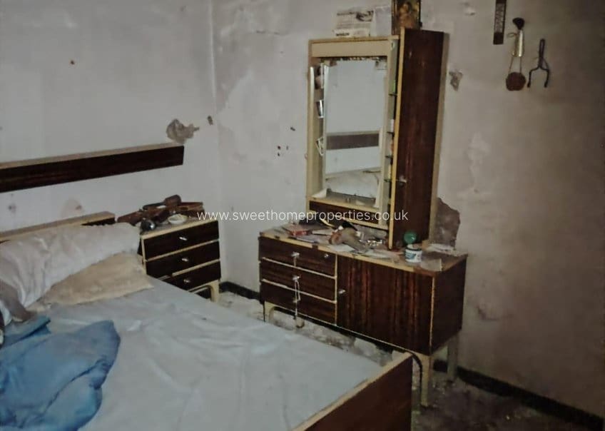 Casa de 6 habitaciones en Pinoso en venta con piscina - 150.000 € (Ref: 9585123)