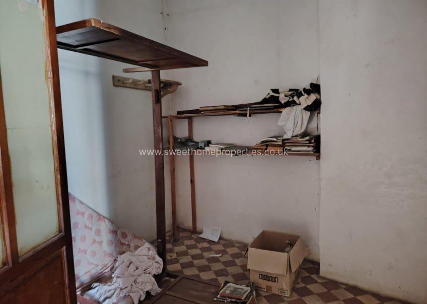 Casa de 6 habitaciones en Pinoso en venta con piscina - 150.000 € (Ref: 9585123)