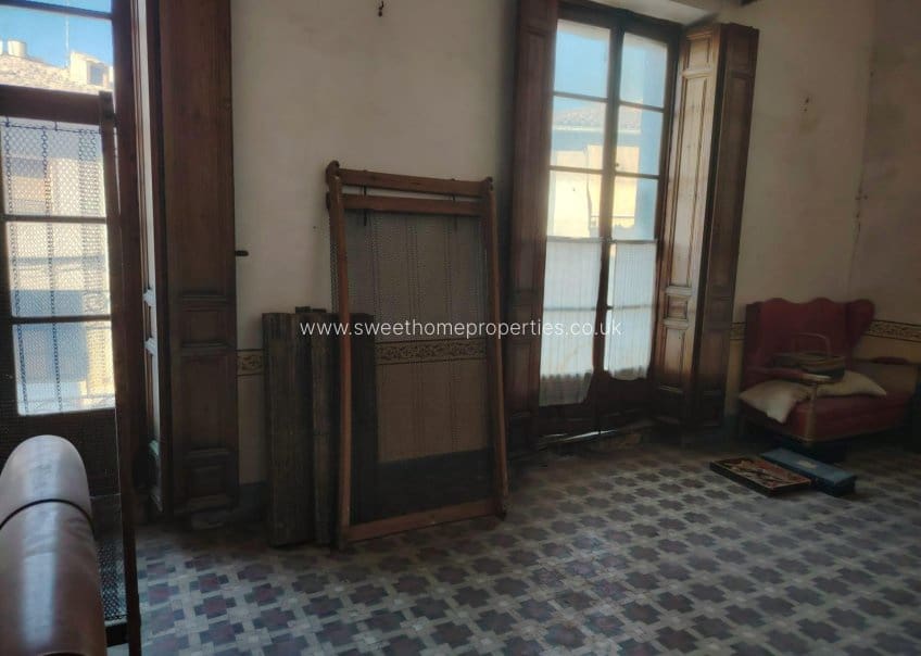 Casa de 6 habitaciones en Pinoso en venta con piscina - 150.000 € (Ref: 9585123)