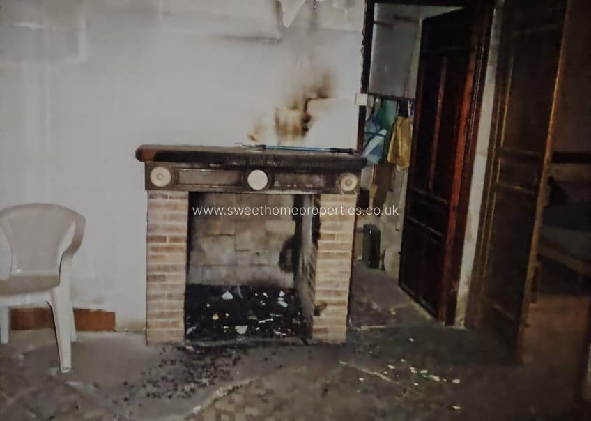 Casa de 6 habitaciones en Pinoso en venta con piscina - 150.000 € (Ref: 9585123)