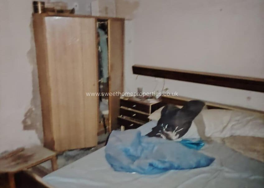 Casa de 6 habitaciones en Pinoso en venta con piscina - 150.000 € (Ref: 9585123)