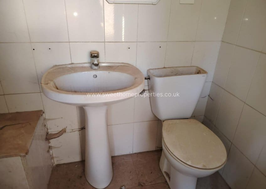 Casa de 6 habitaciones en Pinoso en venta con piscina - 150.000 € (Ref: 9585123)