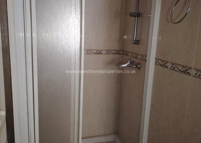 Casa de 6 habitaciones en Pinoso en venta con piscina - 150.000 € (Ref: 9585123)