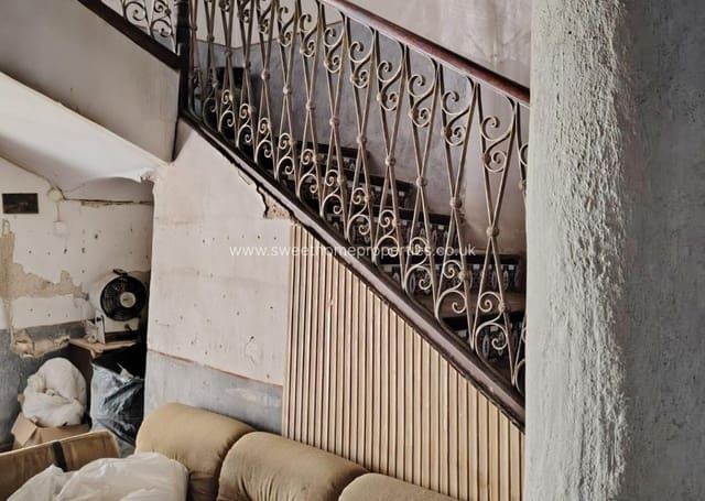 Casa de 6 habitaciones en Pinoso en venta con piscina - 150.000 € (Ref: 9585123)