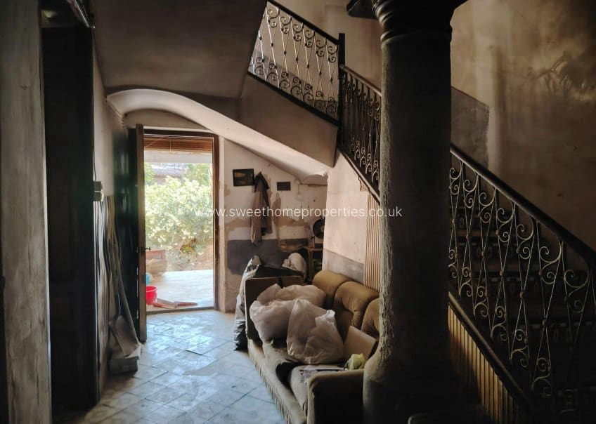 Casa de 6 habitaciones en Pinoso en venta con piscina - 150.000 € (Ref: 9585123)