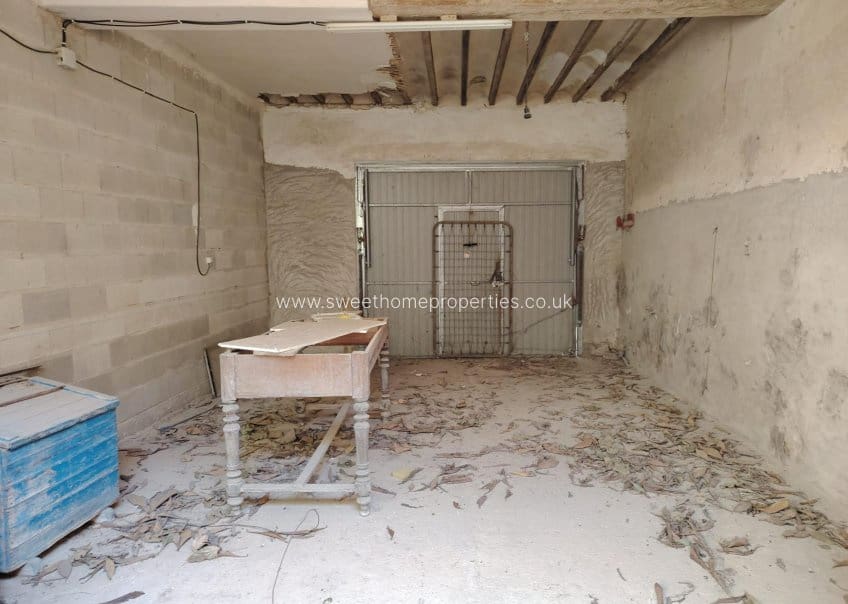 Casa de 6 habitaciones en Pinoso en venta con piscina - 150.000 € (Ref: 9585123)