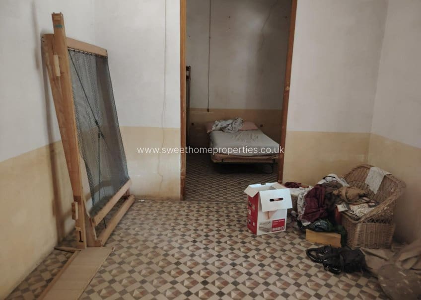 Casa de 6 habitaciones en Pinoso en venta con piscina - 150.000 € (Ref: 9585123)