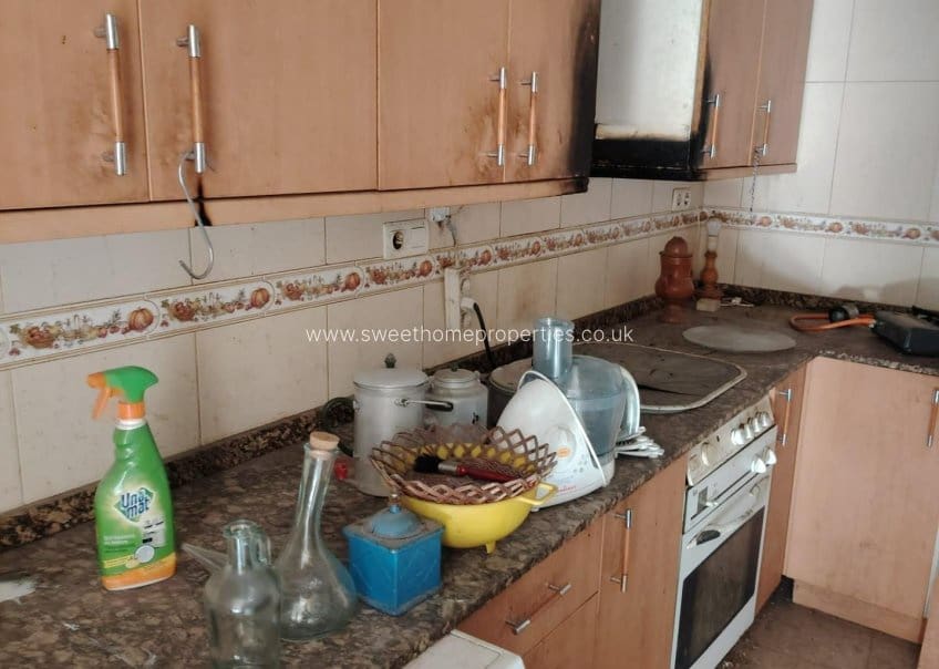 Casa de 6 habitaciones en Pinoso en venta con piscina - 150.000 € (Ref: 9585123)