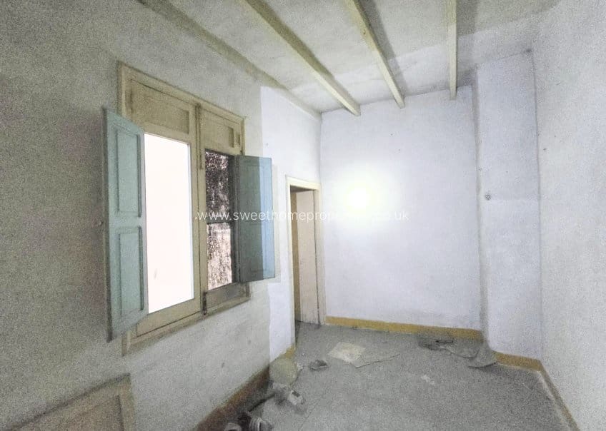 5 soveværelse Byhus til salg i Aspe med garage - € 67.260 (Ref: 9611968)