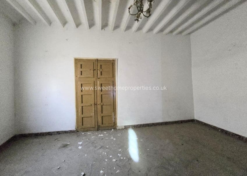 5 soveværelse Byhus til salg i Aspe med garage - € 67.260 (Ref: 9611968)