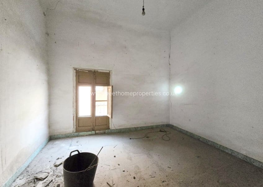 5 soveværelse Byhus til salg i Aspe med garage - € 67.260 (Ref: 9611968)