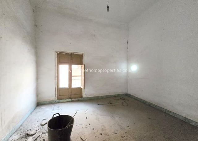 5 soveværelse Byhus til salg i Aspe med garage - € 67.260 (Ref: 9611968)