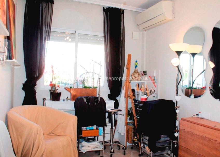 3 sypialnia Dom na sprzedaż w Villamartin z basenem garażem - 239 000 € (Ref: 9631798)