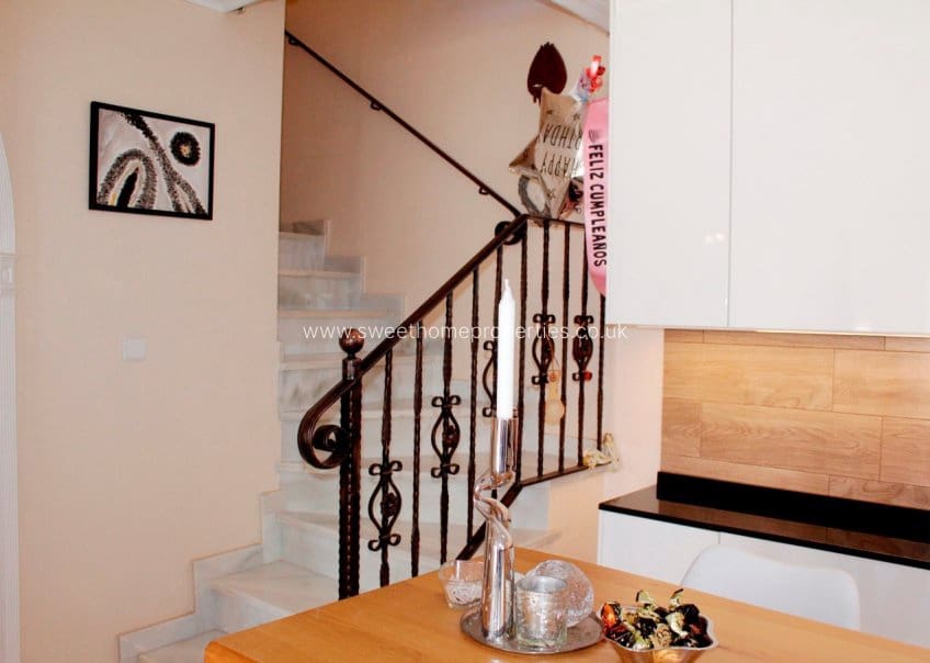 3 sypialnia Dom na sprzedaż w Villamartin z basenem garażem - 239 000 € (Ref: 9631798)