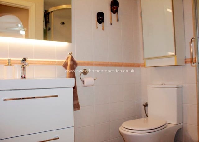 3 sypialnia Dom na sprzedaż w Villamartin, Orihuela z basenem garażem - 239 000 € (Ref: 9631798)